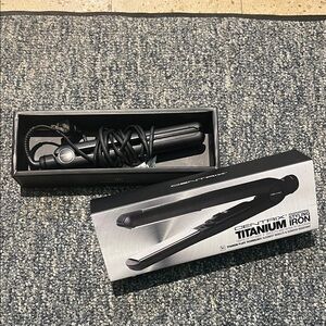 Centrix Titanium Styling Iron